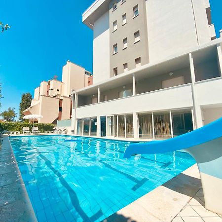 Noha Suite Hotel Riccione Exterior foto