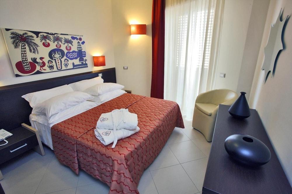 Noha Suite Hotel Riccione Exterior foto