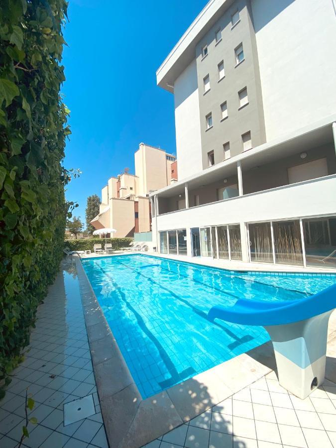 Noha Suite Hotel Riccione Exterior foto